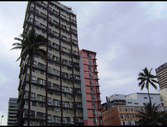BEDROOM APARTMENT FOR SALE IN DURBAN CENTRAL